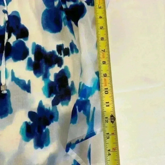 Michael Kors Beaded V-Neck White /Blue Blouse with draw string waist (L/XL) - Picture 10 of 16